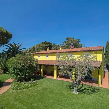 Holiday home Il Pellicano By Interhome